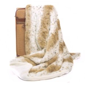 PoshPelts faux fur throw blanket NWT Lynx